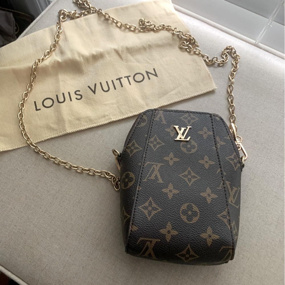 Louis Vuitton Crossbody Bag -Like New